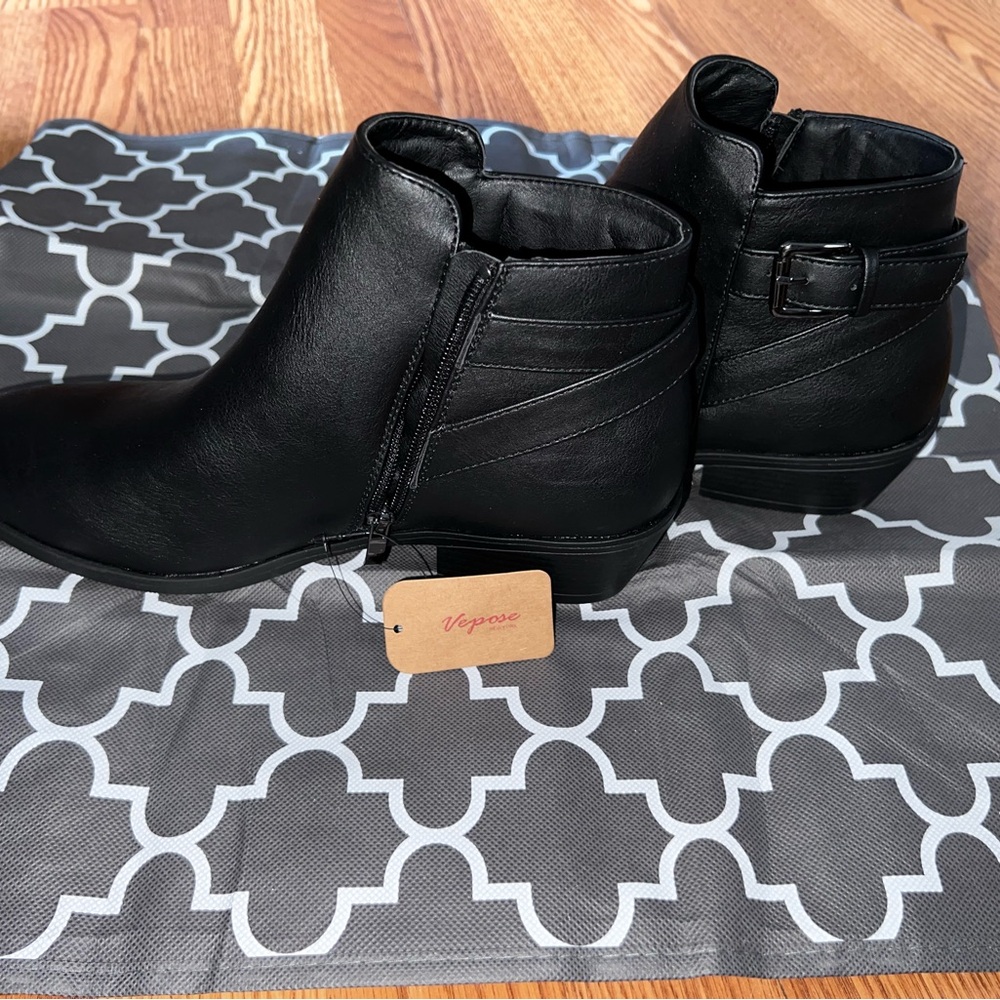 Vepose Black Ankle Booties with Durable Rubber Sole
